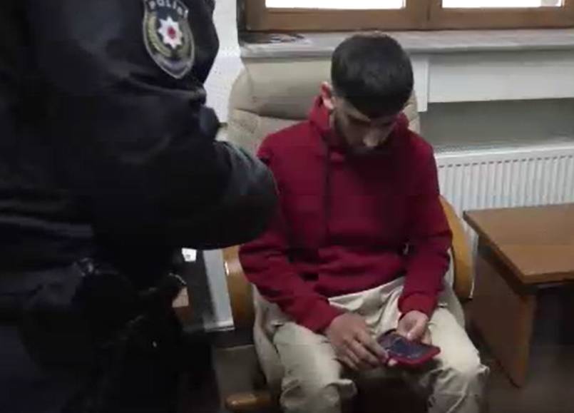 Kaçak Afgan'ın üzerinden çıkan belge polisleri bile şaşırttı 12